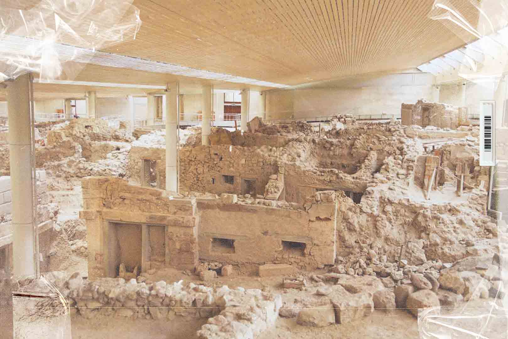 EXCAVACIONES-Y-PUEBLO-AKROTIRI